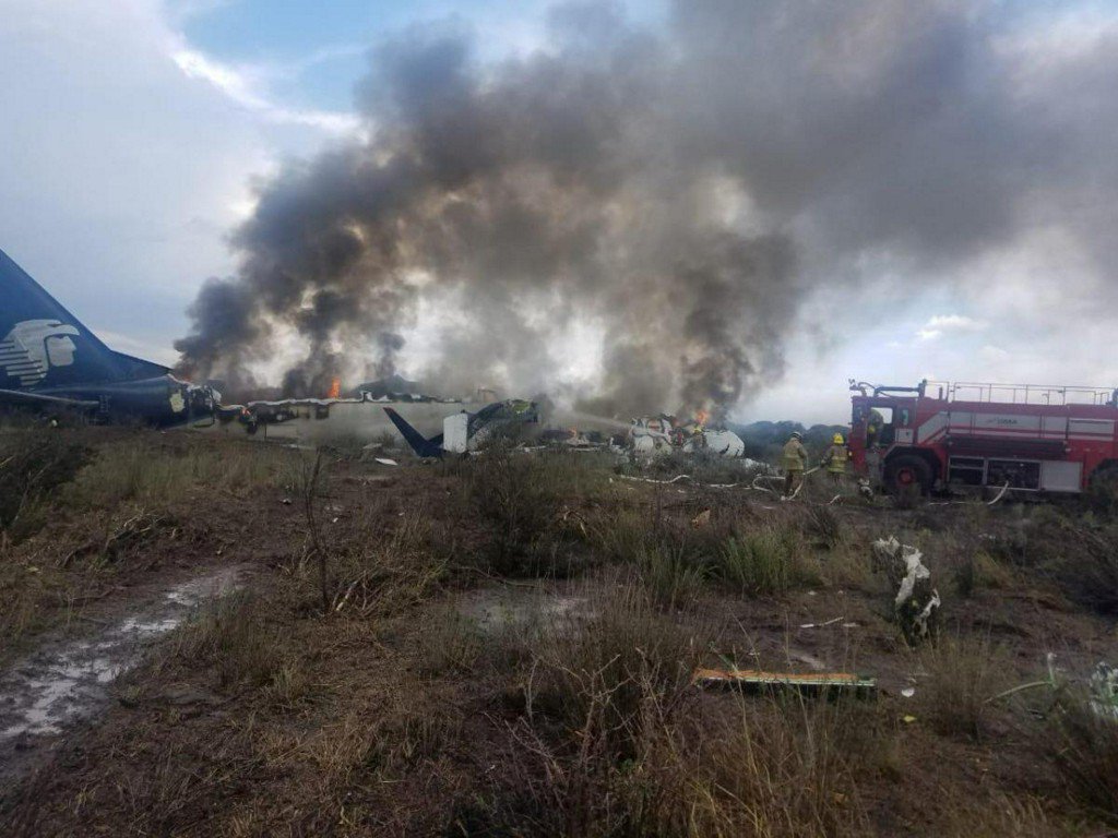 Passengers recount escape from burning Mexican plane    