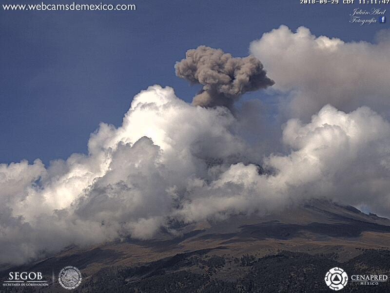 Popocatépetl. 11:10, height 1.2 km high, northwest direction. Yellow Traffic Light Phase 2.