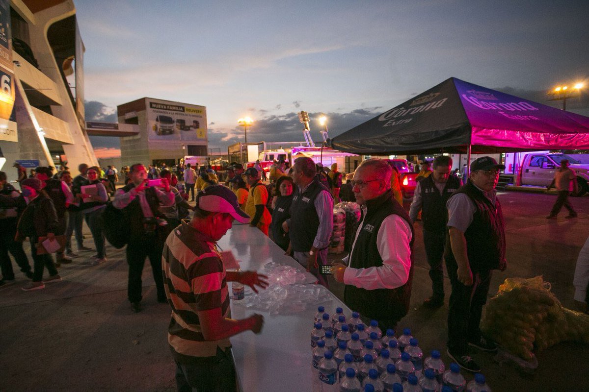 #CaravanaMigrante The first 800 migrants of the first caravan arrived in Queretaro in the evening hosted in the Corregidora stadium. This morning, the rest of the caravan should start again from CDMX
