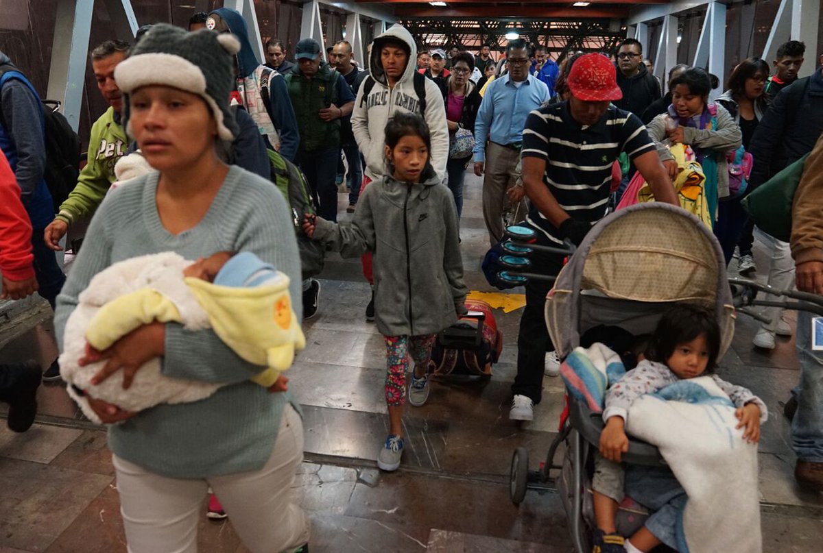 #CaravanaMigrantes Thousands left MexicoCity on Saturday, walking, getting free rides on metro, buses, hitching with trucks, arriving to Queretaro. Next stop: Irapuato. Scoring rides north key to advance to Tijuana, more than 1,500 miles away. Photos: Liliana Nieto del Rio.   