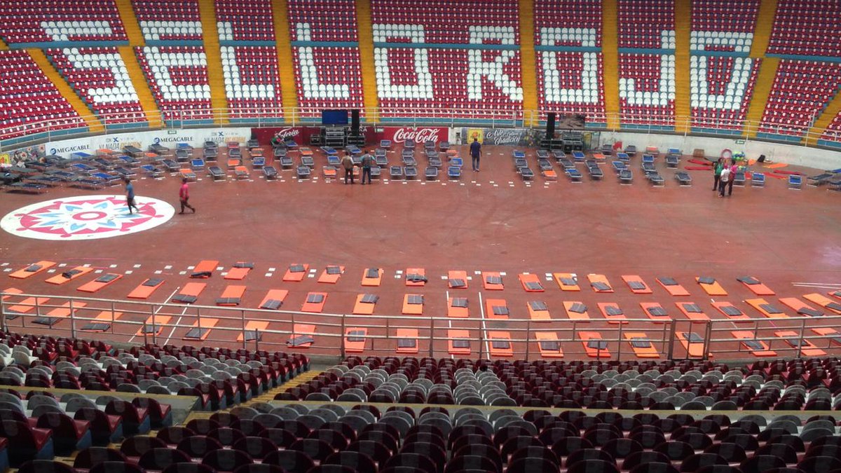 Estas fotos me las manda un migrante hondureño que ya está en el refugio de Guadalajara, ubicado en el auditorio Benito Juárez. #CaravanaMigrante   