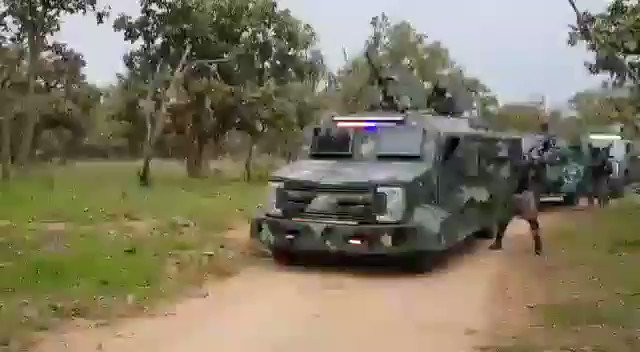 Video released by the Mexican cartel and paramilitary group CJNG show the extent of militarization of their special forces. Scores of armed & kitted out fighters in standardized uniforms line a large convoy of up-armored troop transport vehicles and technicals