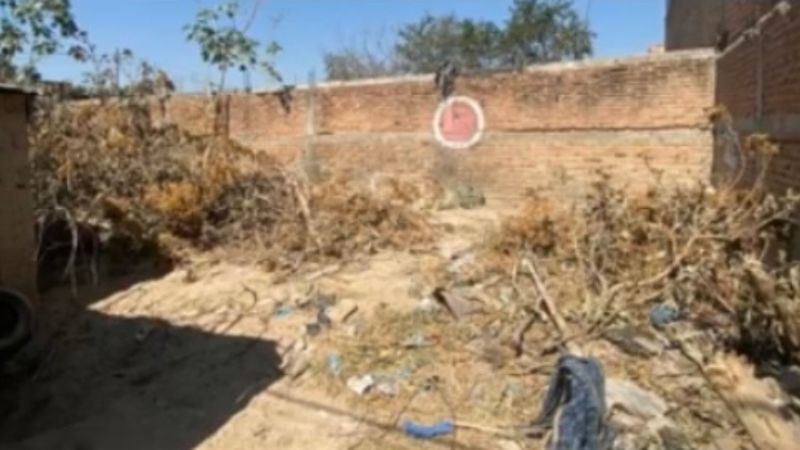 En Tonalá, Jalisco fueron halladas 70 bolsas con restos humanos en una fosa clandestina.   Hasta el momento se han localizado los cuerpos de 11 víctimas