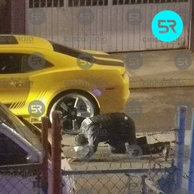 Motorized hitmen last night caught up with a man aboard a yellow Camaro who was shot to death in Colonia Solidaridad. It was a reckoning