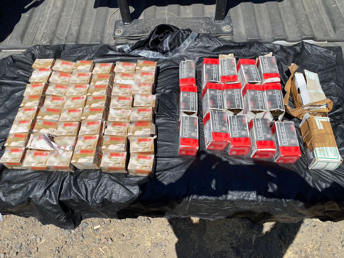 In Jalisco, the National Guard secured a vehicle with handmade armor and around two thousand useful cartridges that were located inside a tractor-trailer, as a result of the tours to inhibit criminal acts in the municipality of Jamay