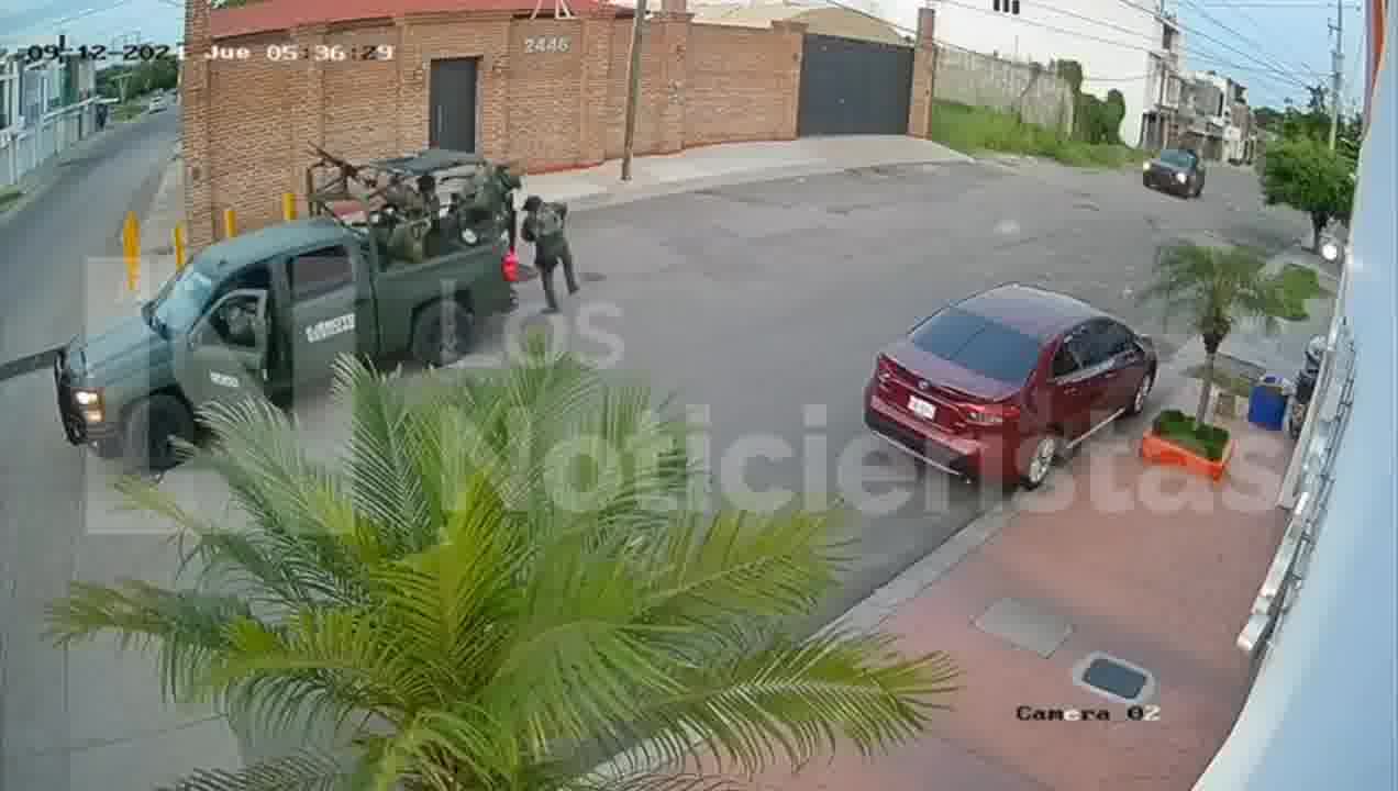 סרטון של חיילים מקסיקנים מותקפים ב-Culiacán, Sinaloa. מקור: @noticieristas