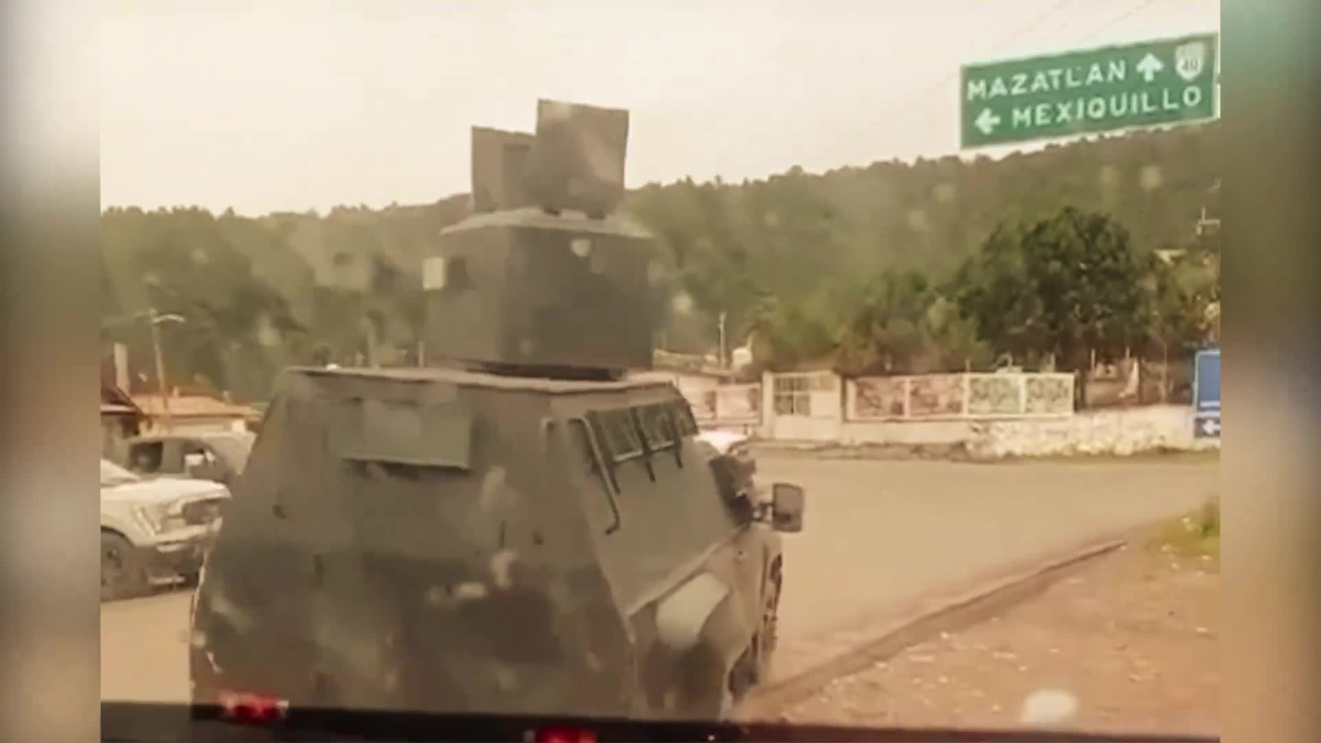 La vidéo montre le convoi à Durango se préparant à partir pour la confrontation au milieu de la guerre civile du cartel de Sinaloa