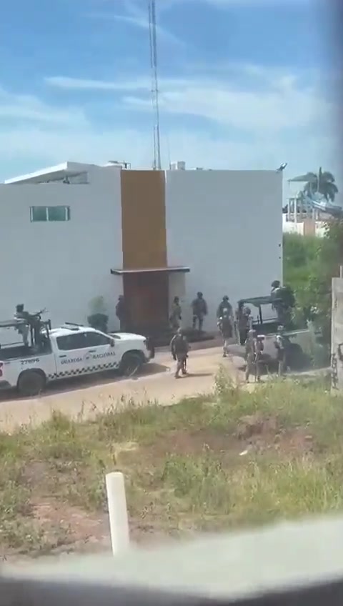 Localisation de la salle d'événements  Xags Eventos, située dans le secteur de Santa Fe à Culiacán, où  El Piyi, un tueur à gages de la faction Los Chapitos du cartel de Sinaloa, aurait été arrêté lors d'une opération militaire.