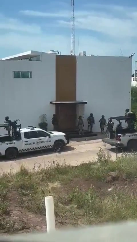 Sinaloa Karteli'nin Los Chapitos fraksiyonundan tetikçi El Piyinin askeri operasyonla tutuklandığı iddia edilen, Culiacán'daki Santa Fe sektöründe bulunan Xags Eventos etkinlik salonunun yeri.