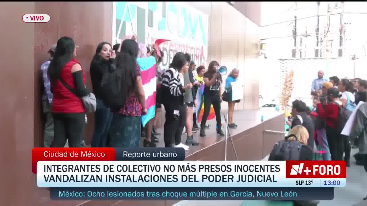 Protesters painted graffiti and broke windows at the main entrance to the Judicial Branch building located on Niños Héroes Avenue, in the Cuauhtémoc district of Mexico City