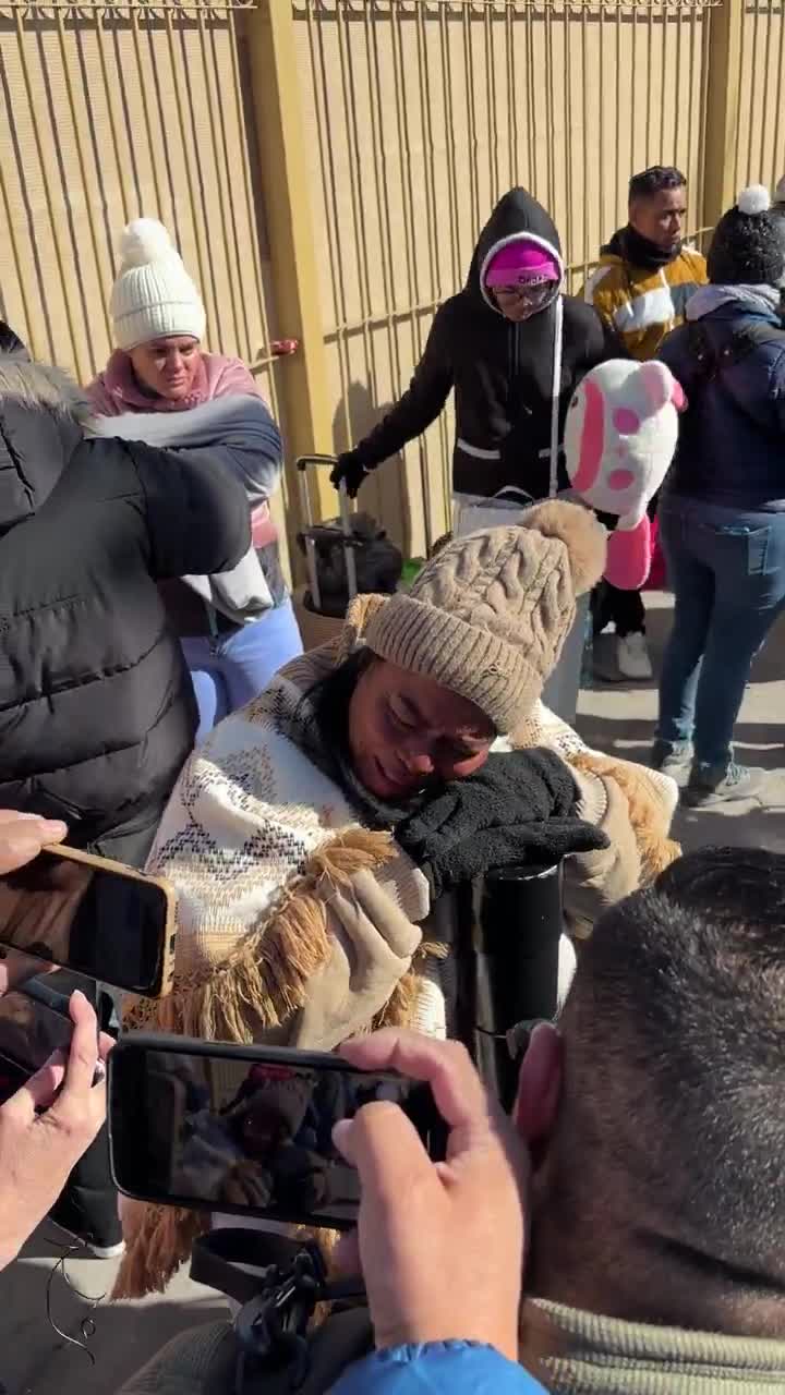 Migrants in Ciudad Juárez who were waiting for their 1 pm CBP1 parole appointments learned 20 minutes ago that the app has shut down and those appointments are no longer valid