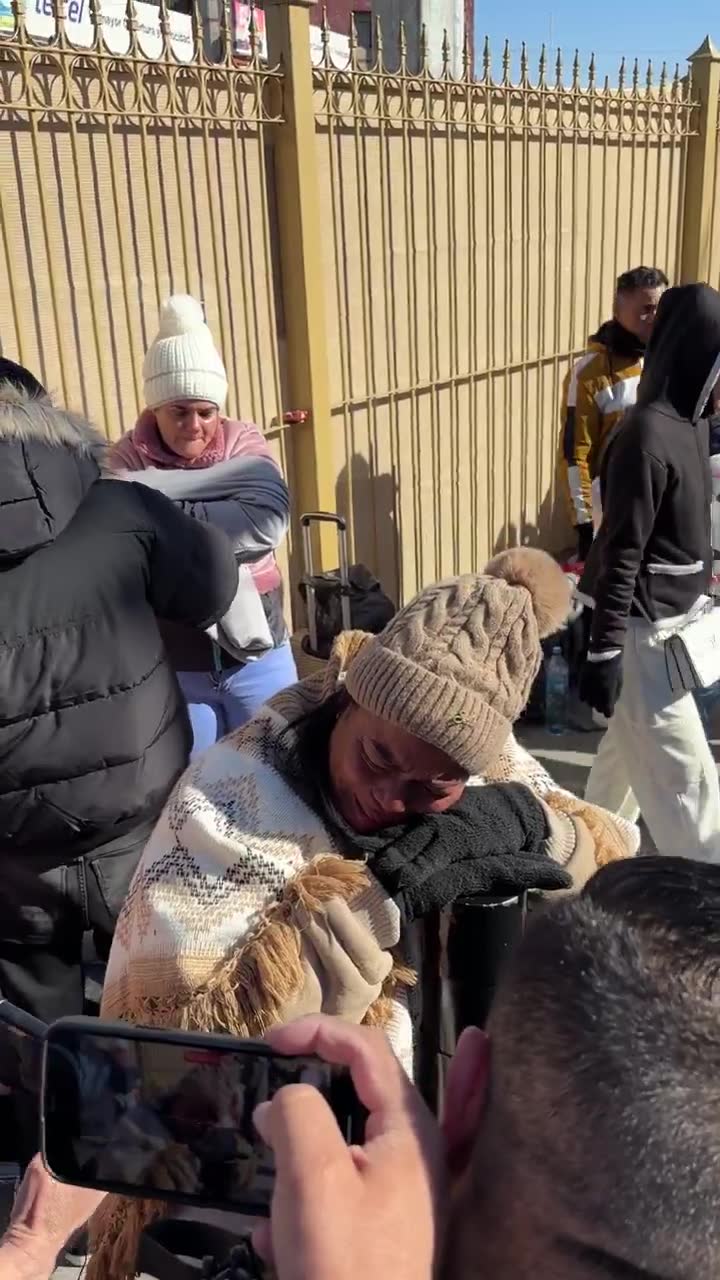 Migrants in Ciudad Juárez who were waiting for their 1 pm CBP1 parole appointments learned 20 minutes ago that the app has shut down and those appointments are no longer valid