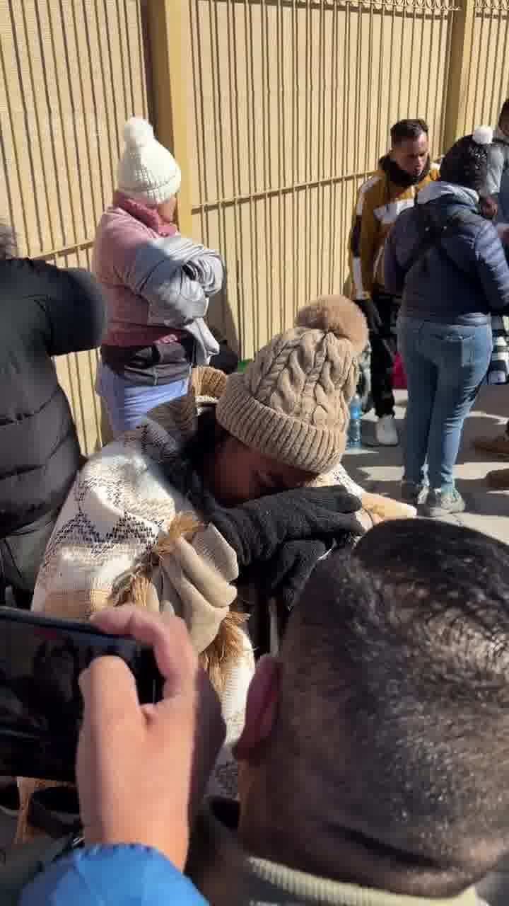 Migrants in Ciudad Juárez who were waiting for their 1 pm CBP1 parole appointments learned 20 minutes ago that the app has shut down and those appointments are no longer valid