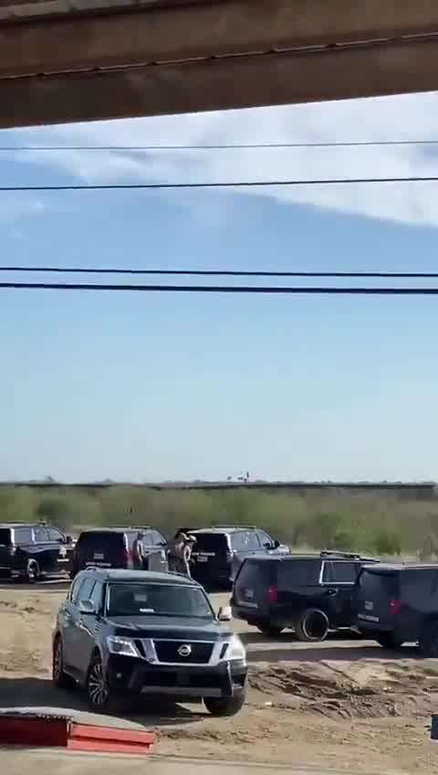 This is how yesterday elements of the @NationalGuard were seen in Roma Texas. Everything indicates that they arrived to reinforce security at the border on the orders of @realDonaldTrump. And also because of what happened a few days ago in Fronton Texas where narco-militants from the Cartel Del Noreste/Zetas de NuevoLaredo Tamaulipas fired at elements of the @BPUnion @CBP @CBPSouthTexas from the town of Los Guerra in Tamaulipas. Said town is controlled by the aforementioned narco-terrorist organization.