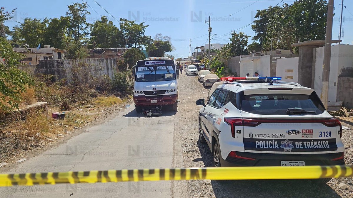 Ein Motorradfahrer starb, als er in Culiacán von einem Stadtbus erfasst wurde. Das Opfer war 16 Jahre alt und wohnte ganz in der Nähe der Unfallstelle.