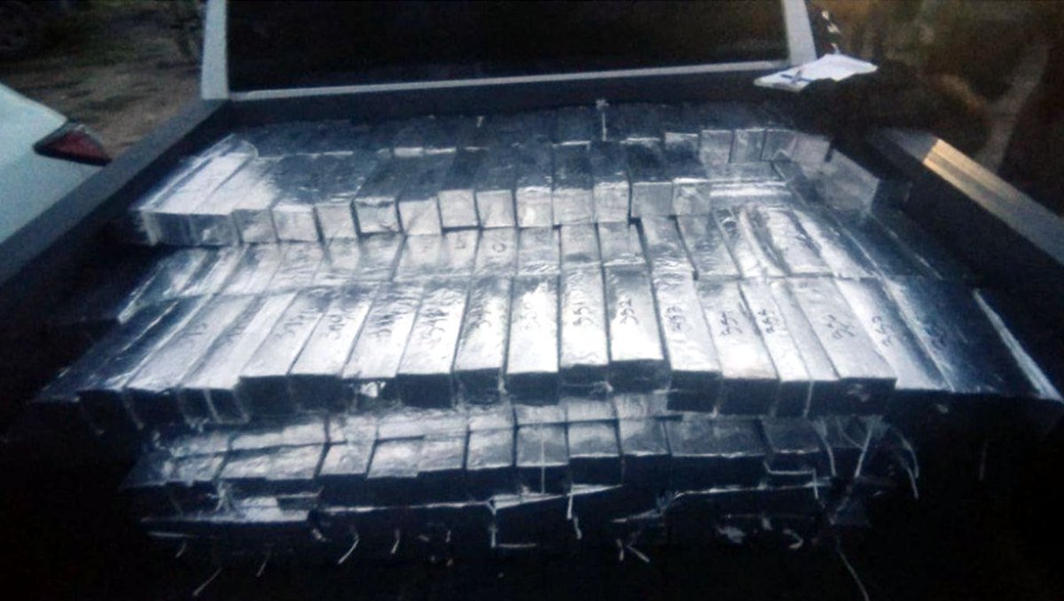 Tlajomulco de Zúñga -Jalisco: La versión oficial es que los Equipos iban para La Teja, cuando de pronto divisaron un caja seca, con un bonito clavo en el que encontraron -480 kilos de Cristal; -No hubo detenidos; -Afectación estimada: 50 millones de pesos