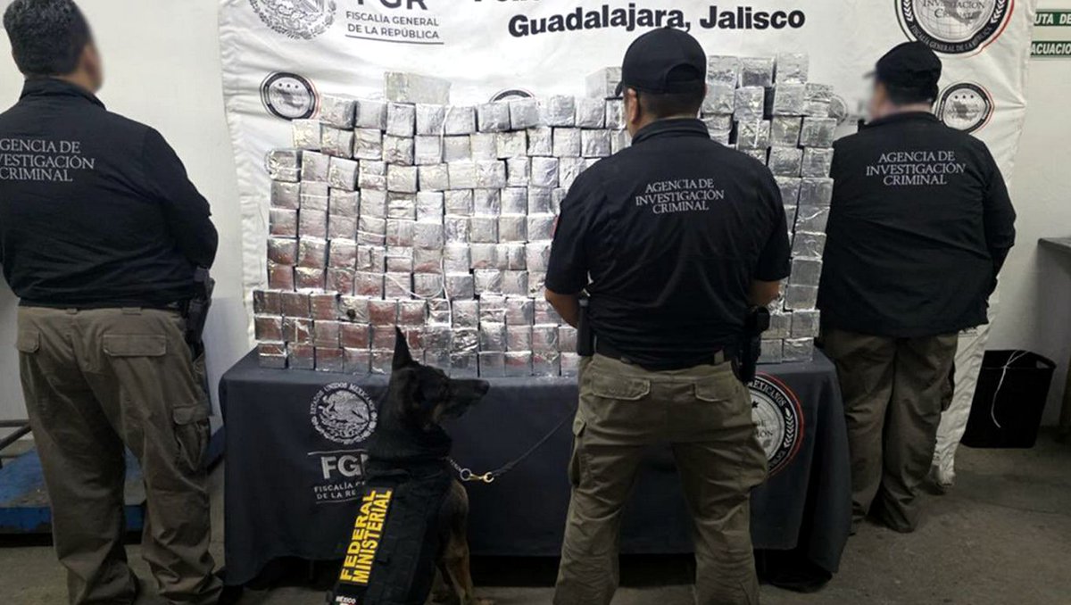 Tlajomulco de Zúñga -Jalisco: La versión oficial es que los Equipos iban para La Teja, cuando de pronto divisaron un caja seca, con un bonito clavo en el que encontraron -480 kilos de Cristal; -No hubo detenidos; -Afectación estimada: 50 millones de pesos
