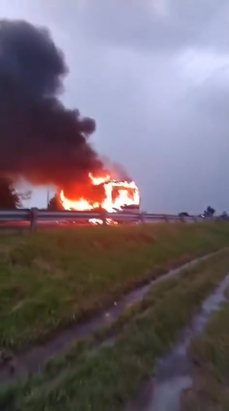 Taxi drivers set fire to a bus during a protest in Zinapécuaro.
