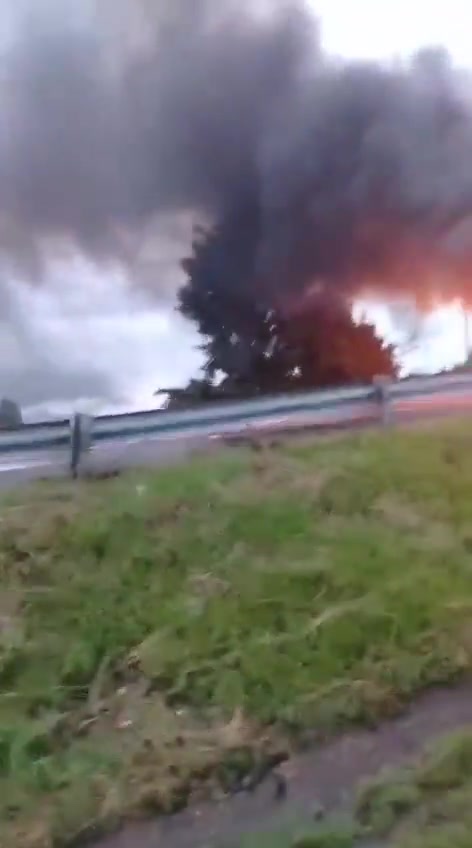 Taxi drivers set fire to a bus during a protest in Zinapécuaro.