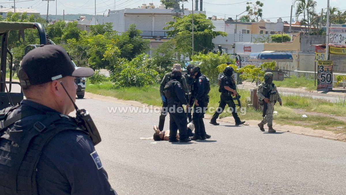 In Culiacán, Federal and State Forces intercepted hitmen who had kidnapped an escort of Governor Rubén Rocha Moya, confronted them, killed a gunman and wounded and arrested two others.