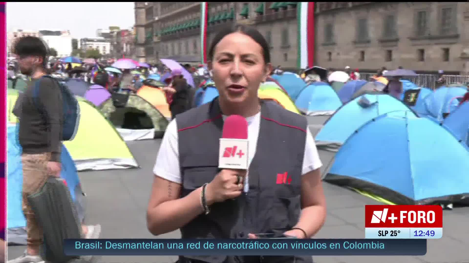 Protesters set up camp in Mexico City's Zócalo to demand decent housing on World Homeless Day; they are asking for support to guarantee homes for those living on the streets.