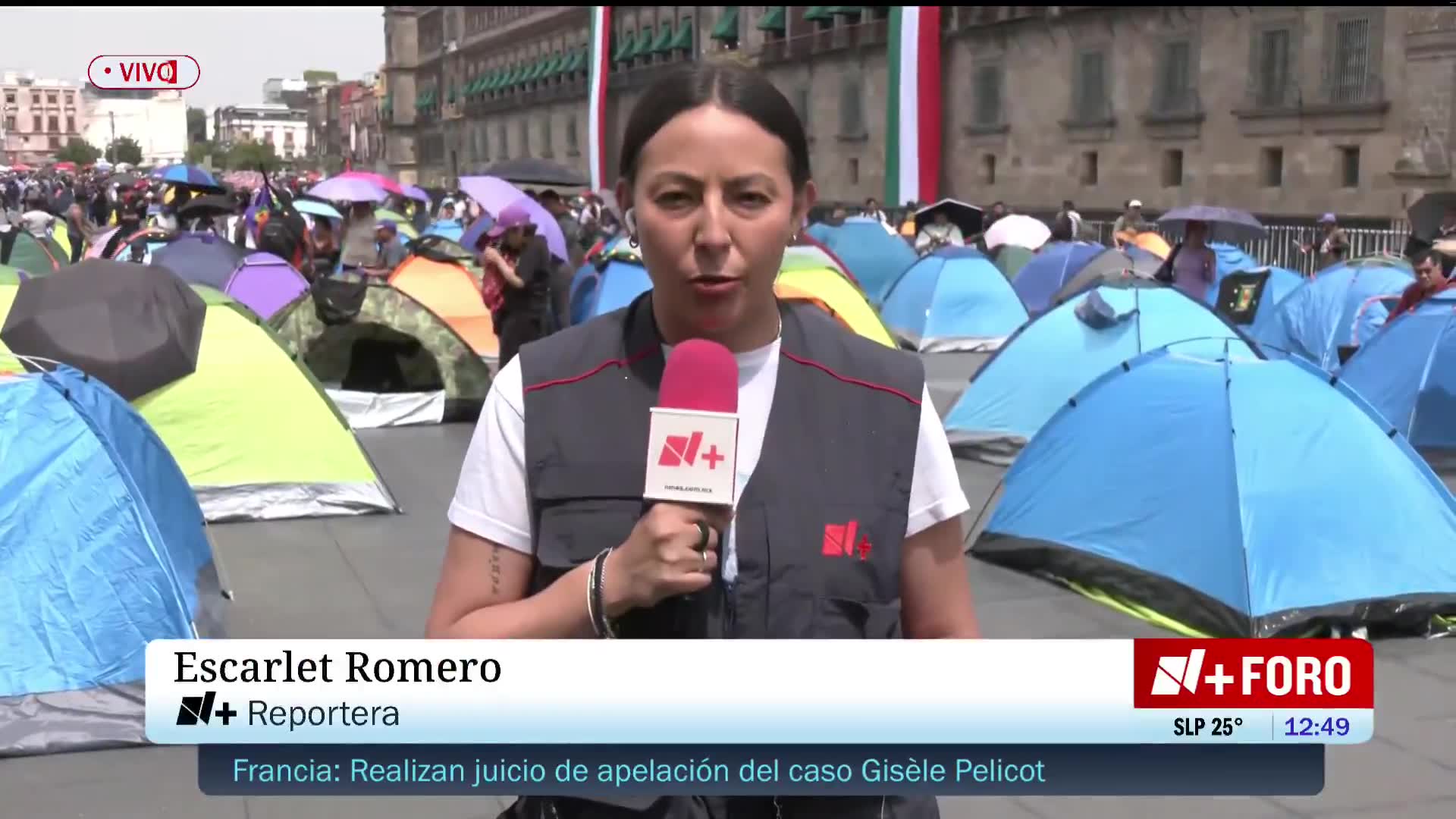 Protesters set up camp in Mexico City's Zócalo to demand decent housing on World Homeless Day; they are asking for support to guarantee homes for those living on the streets.