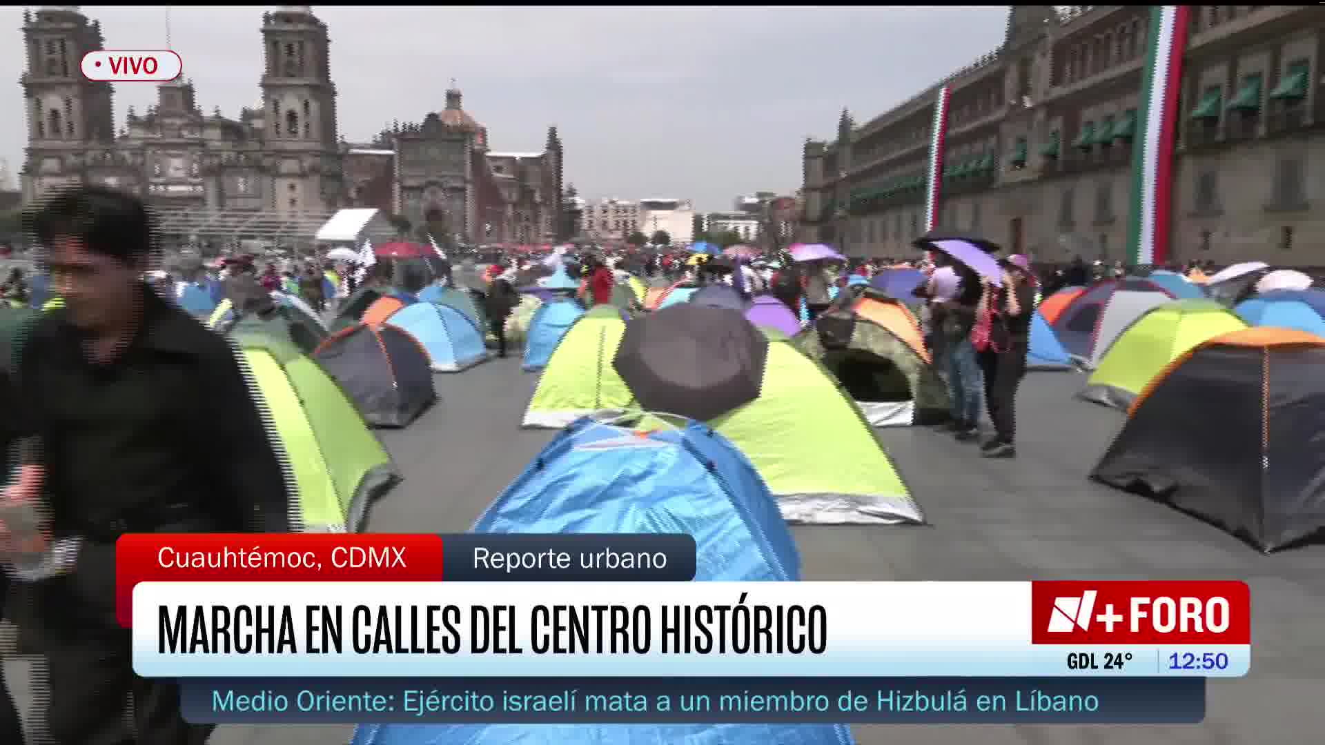 Protesters set up camp in Mexico City's Zócalo to demand decent housing on World Homeless Day; they are asking for support to guarantee homes for those living on the streets.
