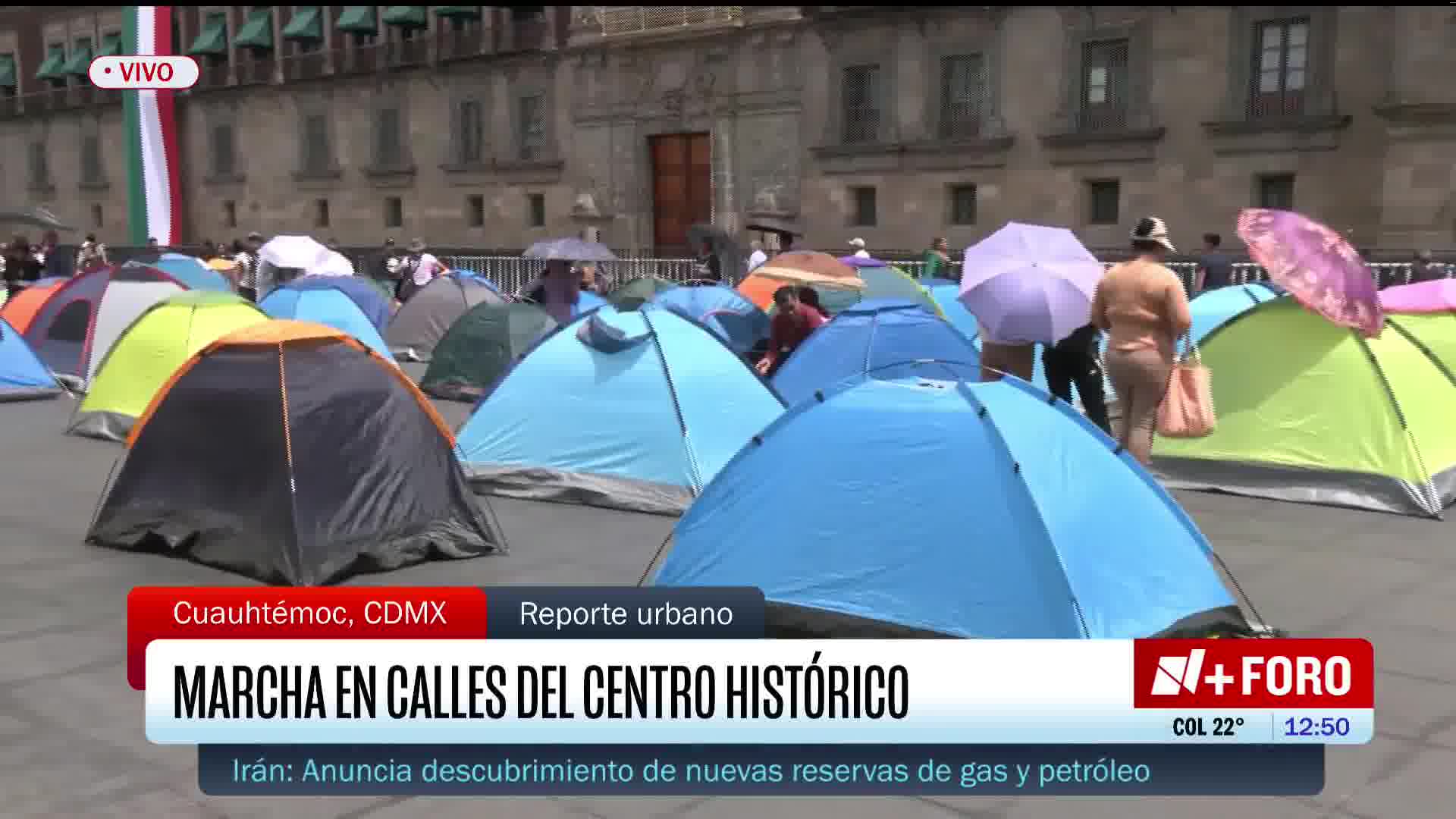 Protesters set up camp in Mexico City's Zócalo to demand decent housing on World Homeless Day; they are asking for support to guarantee homes for those living on the streets.