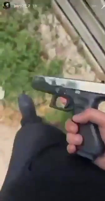 Gerardo El Jerry, an influencer, was executed by La Chapiza in the Tres Ríos Sector of Culiacán, Sinaloa. He was a member of La Mayiza and/or El Mayito Flaco, and that's how he recorded himself and took photos.