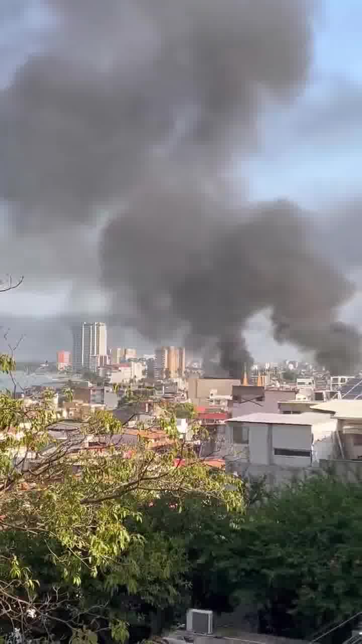 Drug cartel roadblocks set up by the Jalisco New Generation Cartel (CJNG) during a federal operation to arrest one of its leaders in Tapalpa, Jalisco, have spread to Tamaulipas, Guanajuato, Zacatecas, Nayarit, Colima and Michoacán; Puerto Vallarta looks like a war zone