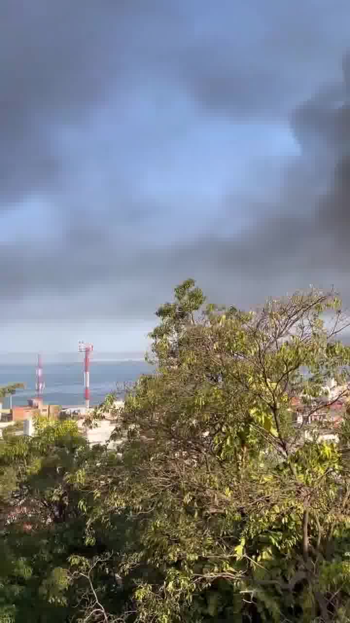 Drug cartel roadblocks set up by the Jalisco New Generation Cartel (CJNG) during a federal operation to arrest one of its leaders in Tapalpa, Jalisco, have spread to Tamaulipas, Guanajuato, Zacatecas, Nayarit, Colima and Michoacán; Puerto Vallarta looks like a war zone