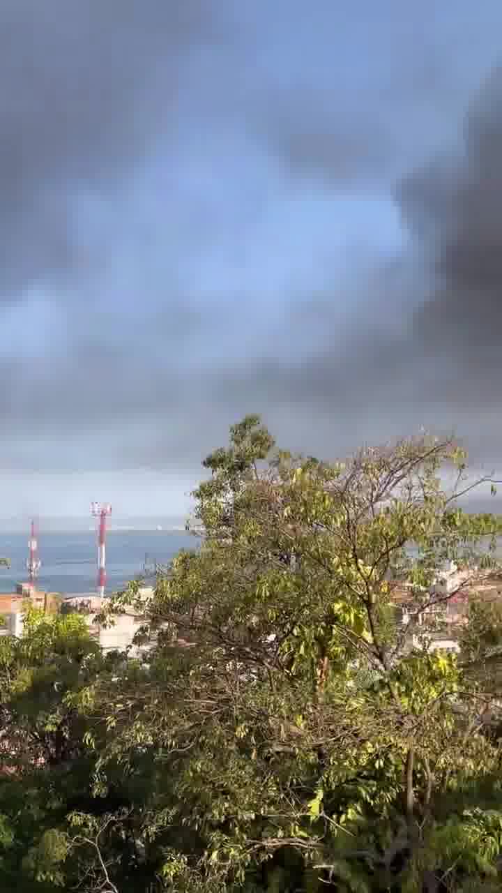 Drug cartel roadblocks set up by the Jalisco New Generation Cartel (CJNG) during a federal operation to arrest one of its leaders in Tapalpa, Jalisco, have spread to Tamaulipas, Guanajuato, Zacatecas, Nayarit, Colima and Michoacán; Puerto Vallarta looks like a war zone