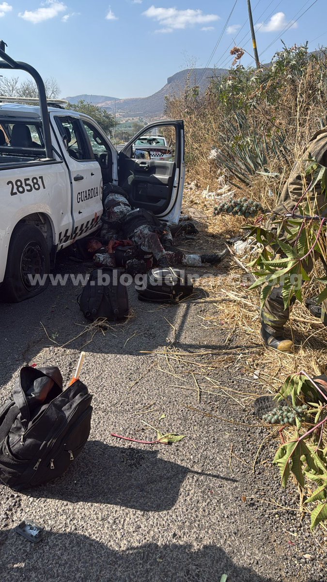 The CJNG hitmen have begun ambushing and executing members of the National Guard after the killing of El Mencho; in Lagos de Moreno they blew up a gas tanker truck